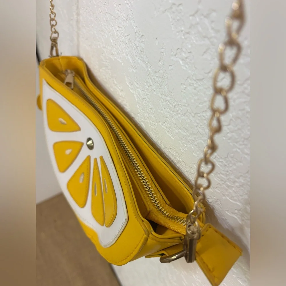 🍋 Women Lemon Slice Shape PU Leather Mini Cross Body Bag Shoulder Chain Bag - Picture 3 of 16